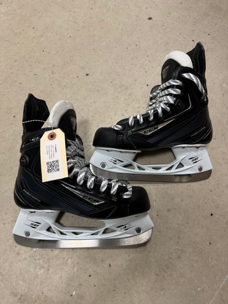 Junior CCM Ribcor 46K Pump Hockey Skates Regular Width Size 4 (New)