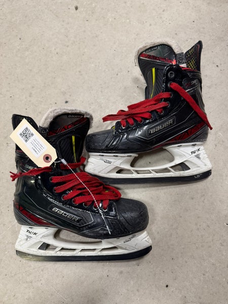Intermediate Bauer Vapor X Shift Pro Hockey Skates Regular Width Size 4.5 (Used)