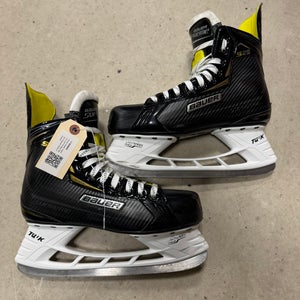 Senior Bauer Supreme S29 Hockey Skates Regular Width 8 (Used)