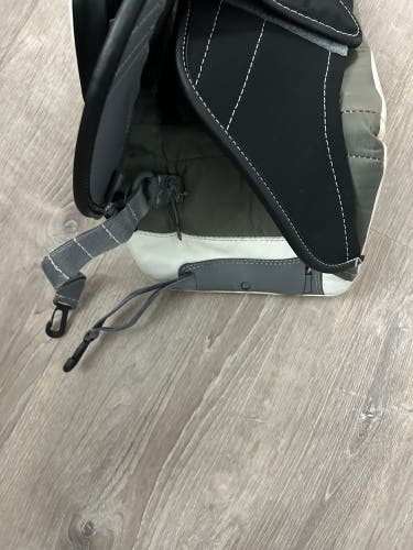 28" Warrior Ritual G6 E+ Goalie Leg Pads (Used)