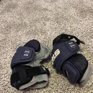 Medium Youth STX Stallion 900 Arm Pads (Used)