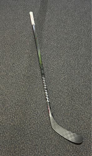 Senior Bauer Vapor Hyperlite 2 Left Hand Hockey Stick P28 77 Flex (Used)