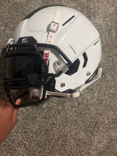 Adult Medium Schutt F7 Helmet (Used)