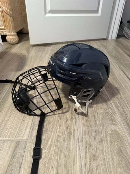 Medium Bauer Re-Akt 85 Helmet (Used)