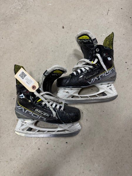 Junior Bauer Vapor 3X Hockey Skates Regular Width Size 3.5 (Used)