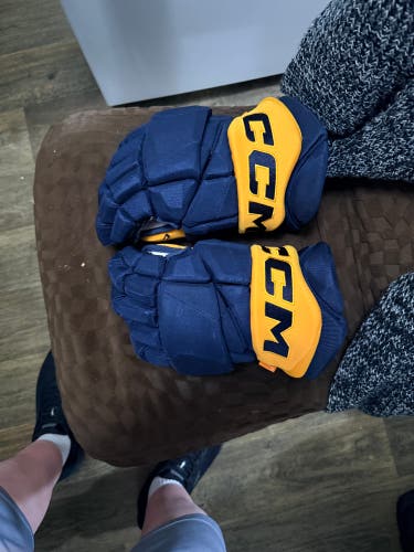 CCM HGPJSPP Gloves 14" (Used)