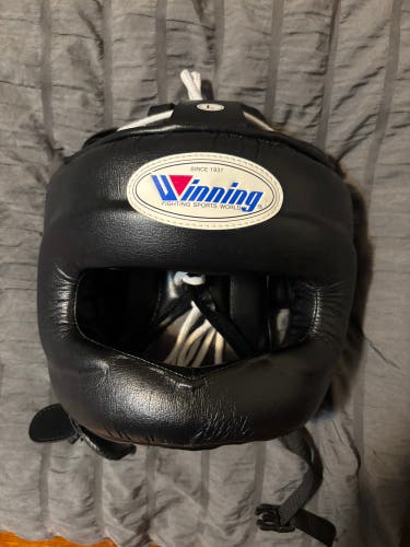 Authentic Winning boxing headgear with nose bar LARGE