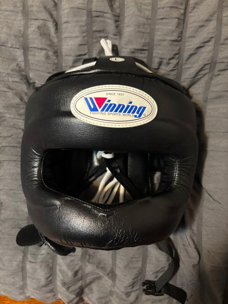 Authentic Winning boxing headgear with nose bar LARGE