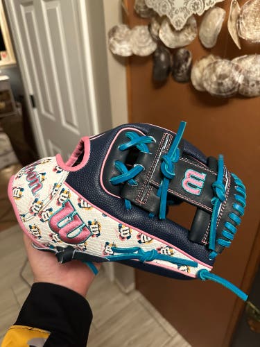 2024 Wilson A2000 “South Florida” SOLD OUT Infield Glove - 11.5" (Barley Used)