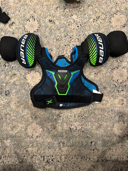 Large Youth Bauer X Shoulder Pads (Used)