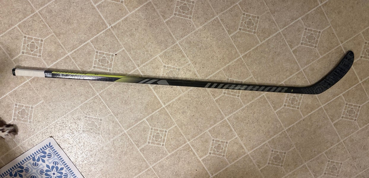 Senior Warrior Alpha LX2 Max Right Handed Hockey Stick W28 85 Flex (Used)