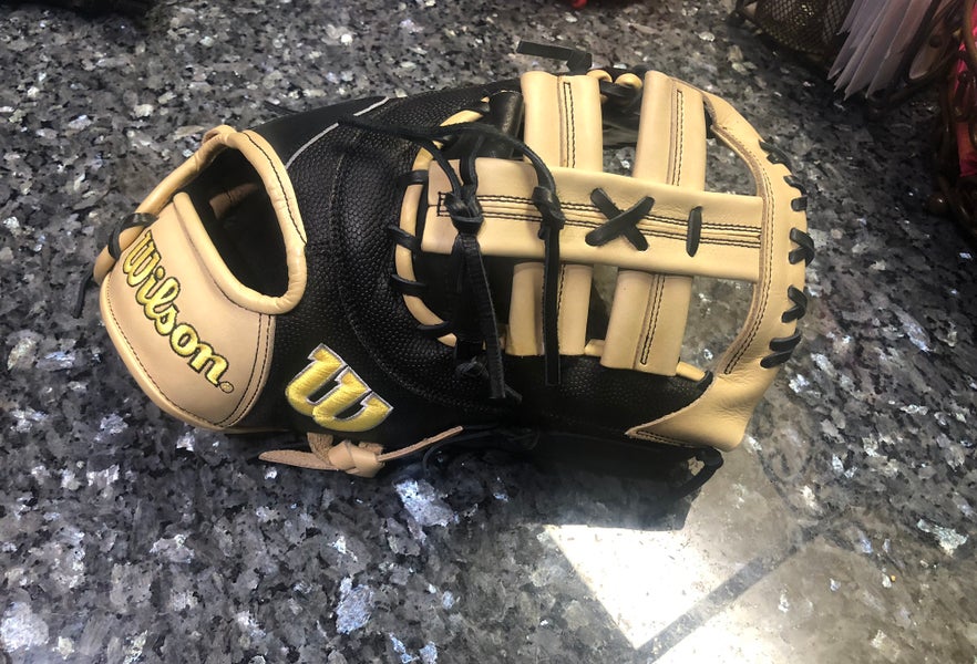 NEW 2023 Wilson A2000 1679 RH First Base Baseball Glove 12.5" (