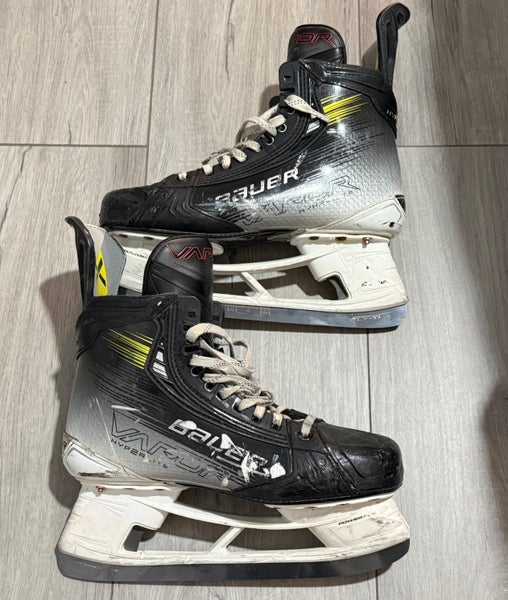 2023 Bauer Vapor Hyperlite 2 Hockey Skates 9 (Used)