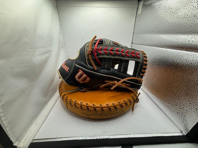 Outfield RH Wilson A2000 1880 Baseball Glove 12.75" (Used)