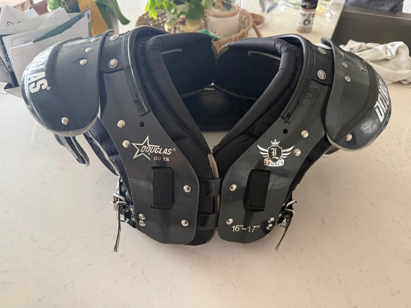 XS Adult Douglas Legacy Shoulder Pads (Used)