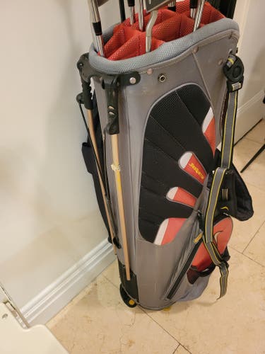 Unisex Nike Bag (Used)