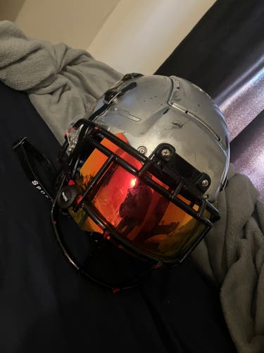 Adult Large Schutt F7 Helmet (Used)