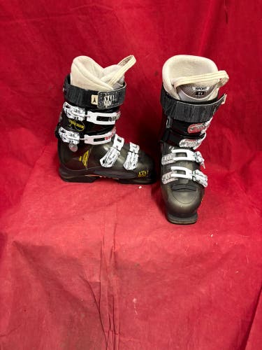 Ski Boots: Mondo 24 & 24.5 Unisex Atomic All Mountain Ski Boots (Used)