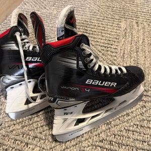 2023 Bauer Vapor X4 Hockey Skates Regular Width 6 (Used)