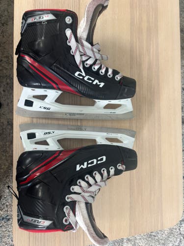 CCM Hockey Skates Regular Width 8 (Used)