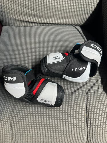 Senior Small CCM JetSpeed FT680 Elbow Pads (Practically Brand NEW)