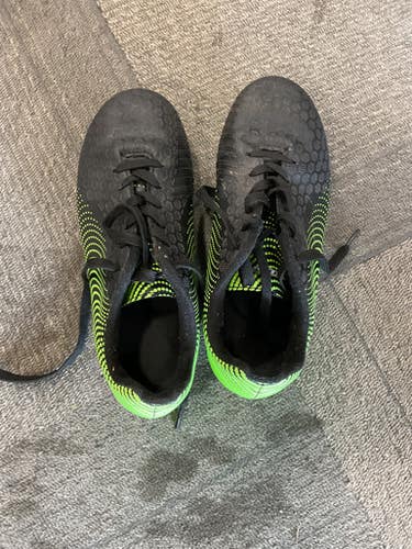 Used Vizari Soccer Indoor Shoes Green Junior 04.5 11614-S000226771