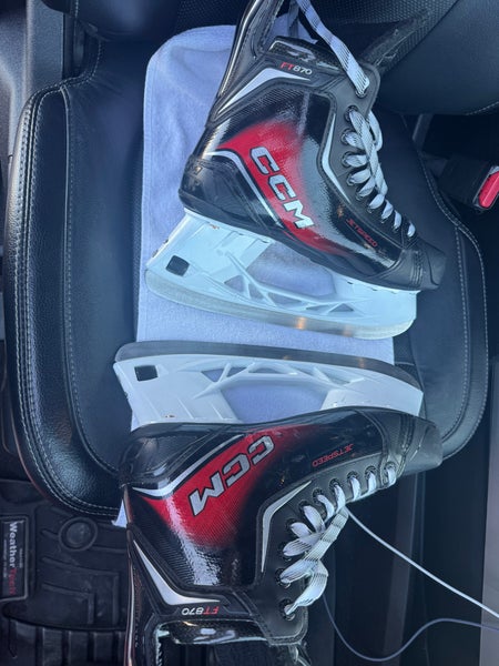 2025 CCM JetSpeed FT870 Hockey Skates Regular Width 9 (Used)
