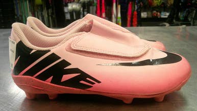 Used Nike Soccer Cleats Pink Youth 13.0 11868-S000066797