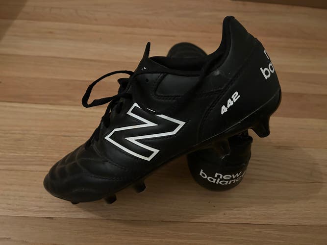 New Balance 442 V2 Academy FG Black White Wide Soccer Cleats Size 9