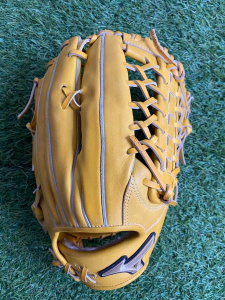 Mizuno Global Elite RH Pitcher's Baseball Glove 12.5" (Used)