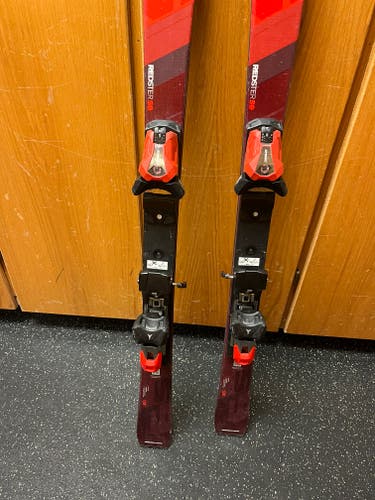 Unisex 2023 Atomic 138 cm Racing Redster SL Skis With Bindings Max Din 10 (Used)