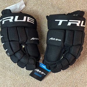 True A2.2 SBP Junior Gloves 11" - NEW