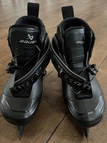 Bauer Konekt 2 Hockey Goalie Skates Size 4 (Used)