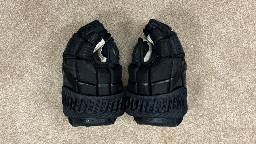 Warrior Pro II Hockey Gloves - Junior - Black/Black - 11.0" (Used)