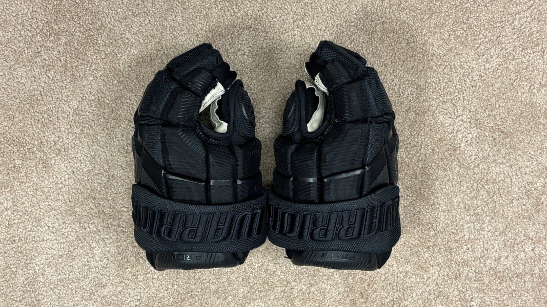 Warrior Pro II Hockey Gloves - Junior - Black/Black - 11.0" (Used)