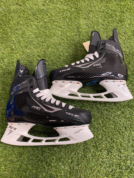 Senior True Catalyst Pro Hockey Skates Regular Width 9 (New)