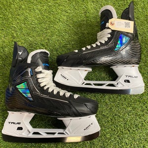 Senior True SVH Hockey Skates Pro Stock 9.5 (New)