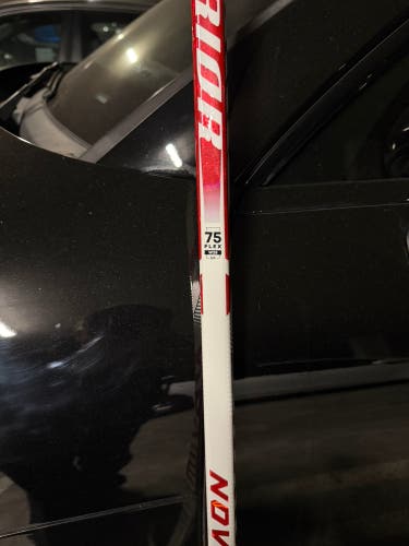 Senior Warrior Novium 2 Right Handed Hockey Stick W28 75 Flex (Used)