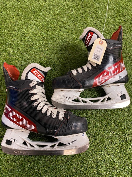 Intermediate CCM JetSpeed FT4 Hockey Skates Size 4.5 (Used)