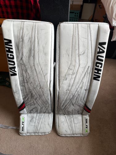 34" Vaughn SLR3 Pro Carbon Goalie Leg Pads (Used)