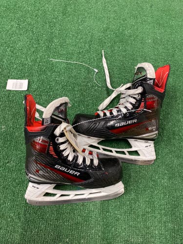 Bauer Vapor X5 Pro Hockey Skates | Youth 12 (Regular)