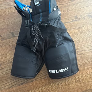 Men's Intermediate Medium Bauer HP Pro Hockey Pants (Used)