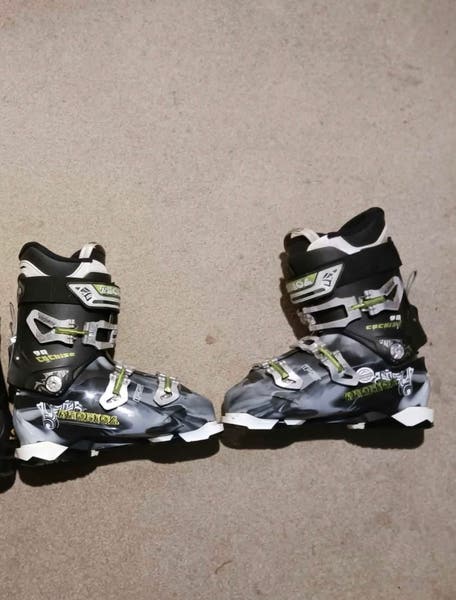 old salomon skis black and yeallow color Vintage Alpine Snow Ski 69" Long Skis 179 cm SALOMON SCREAM Yellow Black  DECOR