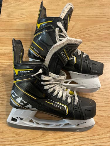 2016 CCM Super Tacks Hockey Skates Regular Width 8 (Used)