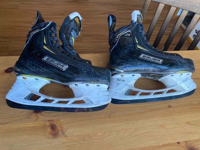 2018 Bauer Supreme 2S Hockey Skates Regular Width Size 3 (Used)