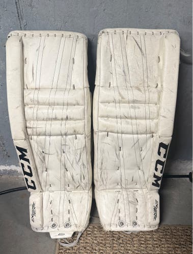 28" CCM Extreme Flex 760 Goalie Leg Pads (Used)