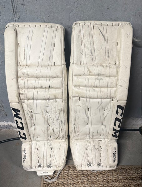 28" CCM Extreme Flex 760 Goalie Leg Pads (Used)