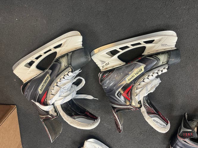 2014 Bauer Vapor APX2 Hockey Skates Regular Width Pro Stock 7 D/A Mint Condition