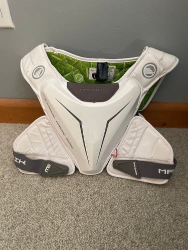 Large Adult Maverik M5 Shoulder Pads (Used)