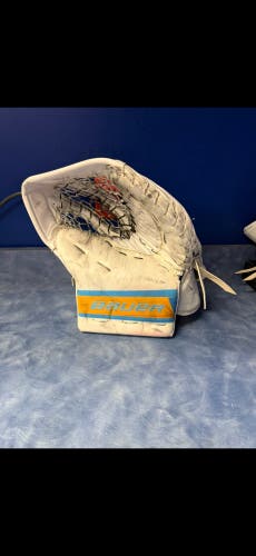Custom Bauer Vapor Hyperlite 2 glove